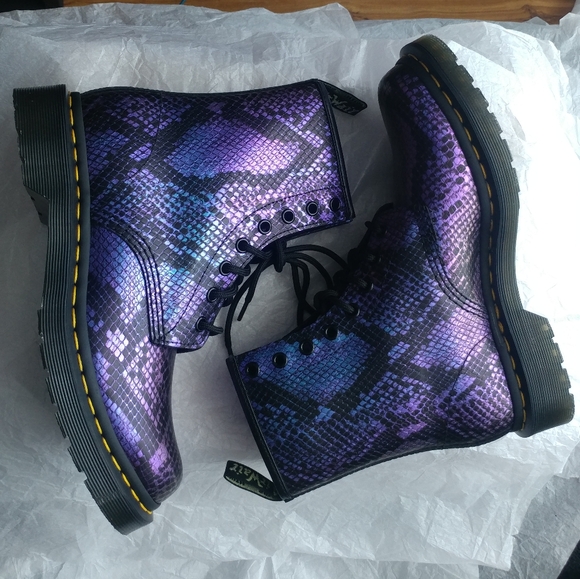 Dr. Martens 1460 Snakeskin emboss lace up boots - Picture 3 of 12
